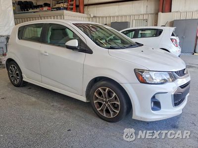 Czwarte zdjęcie samochodu z boku: 2019 CHEVROLET SONIC LT VIN:1G1JD6SB9K4138425 - miniatura