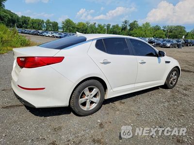 Trzecie zdjęcie samochodu z tyłu: 2015 KIA OPTIMA LX VIN:KNAGM4A72F5582701 - miniatura