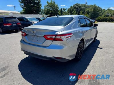 Trzecie zdjęcie samochodu z tyłu: 2020 TOYOTA CAMRY LE VIN:4T1C11AK4LU961127 - miniatura
