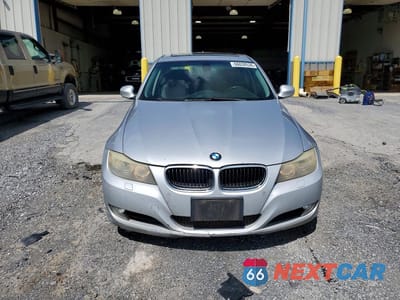Piąte zdjęcie samochodu w środku: 2009 BMW 328 XI VIN:WBAPK73509A449644 - miniatura