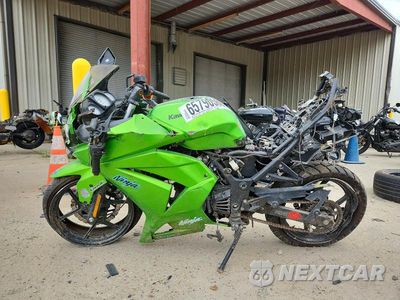 Trzecie zdjęcie samochodu z tyłu: 2012 KAWASAKI EX250 J VIN:JKAEXMJ16CDAB1963 - miniatura
