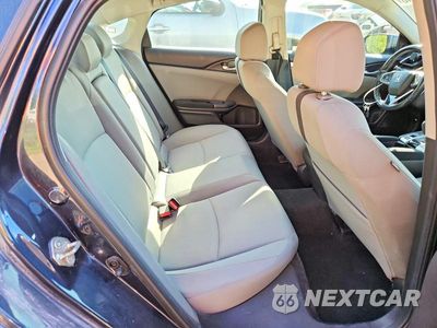 Zdjęcie 10 z 13 samochodu: 2019 HONDA CIVIC EX VIN:19XFC1F30KE000163 - miniatura