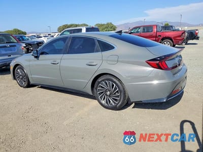 Drugie zdjęcie samochodu z przodu: 2021 HYUNDAI SONATA HYBRID SEL VIN:KMHL34JJ6MA027993 - miniatura