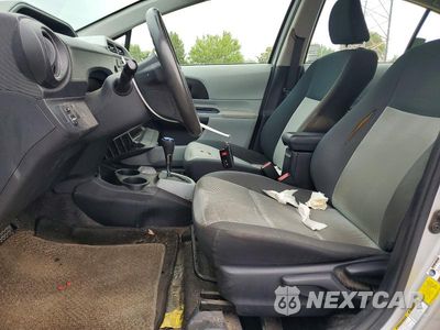 Zdjęcie 7 z 12 samochodu: 2012 TOYOTA PRIUS C THREE VIN:JTDKDTB32C1505977 - miniatura