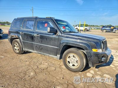 Czwarte zdjęcie samochodu z boku: 2008 JEEP PATRIOT SPORT VIN:1J8FT28058D608675 - miniatura
