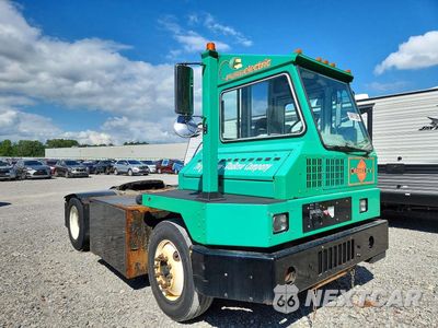 Czwarte zdjęcie samochodu z boku: 2017 ORANGE EV TERMINAL TRACTOR VIN:1Z9TA8EAXHR530005 - miniatura