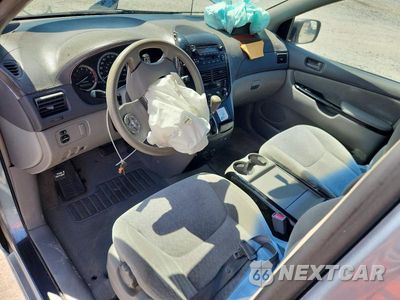 Zdjęcie 8 z 13 samochodu: 2004 TOYOTA SIENNA CE 7 PASSENGER VIN:5TDZA23C74S156884 - miniatura
