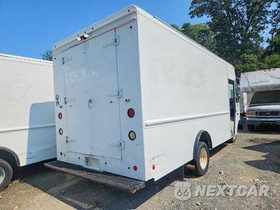 Trzecie zdjęcie samochodu z tyłu: 2013 FORD E450 DELIVERY TRUCK VIN:1FC4E4KL4DDB11795 - miniatura