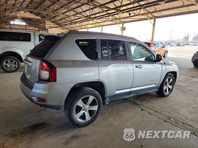 Trzecie zdjęcie samochodu z tyłu: 2017 JEEP COMPASS LATITUDE VIN:1C4NJDEB3HD125325 - miniatura