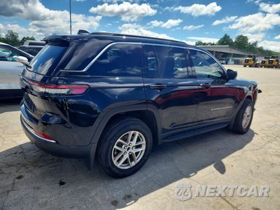 Trzecie zdjęcie samochodu z tyłu: 2025 JEEP GRAND CHEROKEE LAREDO VIN:1C4RJHAG3S8644482 - miniatura