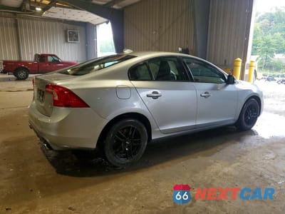 Trzecie zdjęcie samochodu z tyłu: 2017 VOLVO S60 DYNAMIC VIN:YV140MTL0H2421239 - miniatura