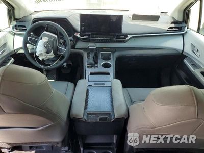Zdjęcie 8 z 13 samochodu: 2025 TOYOTA SIENNA XLE 8-PASSENGER VIN:5TDYRKEC4SS244614 - miniatura