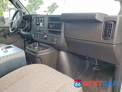 Zdjęcie 8 z 12 samochodu: 2025 GMC SAVANA CUTAWAY G3500 VIN:1GD07RF75S1190195 - miniatura