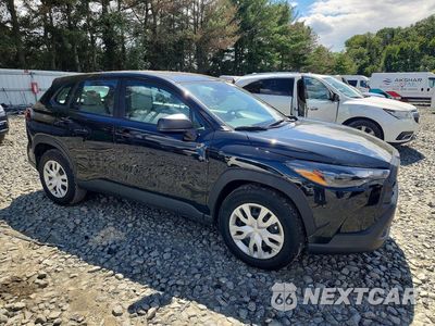 Czwarte zdjęcie samochodu z boku: 2026 TOYOTA COROLLA CROSS L VIN:7MUAAABG8TV183706 - miniatura