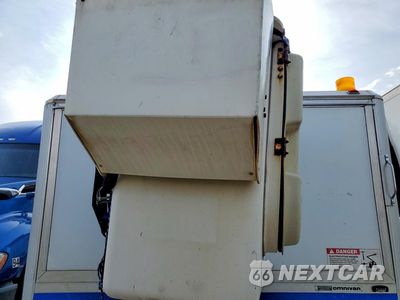 Zdjęcie 6 z 12 samochodu: 2014 RAM 5500 BUCKET TRUCK VIN:3C7WRMDL3EG180866 - miniatura