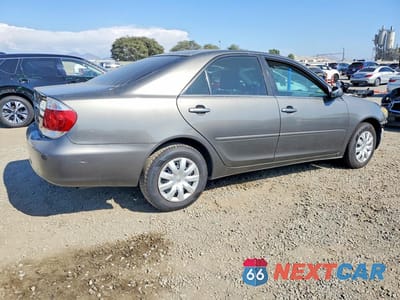 Trzecie zdjęcie samochodu z tyłu: 2005 TOYOTA CAMRY LE VIN:4T1BE32KX5U972081 - miniatura
