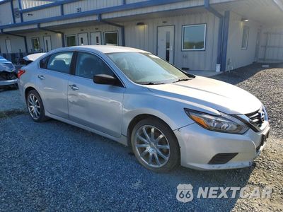 Czwarte zdjęcie samochodu z boku: 2016 NISSAN ALTIMA 2.5 S VIN:1N4AL3AP3GN328427 - miniatura