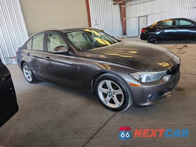 Czwarte zdjęcie samochodu z boku: 2013 BMW 328 I SULEV VIN:WBA3C1C51DF439399 - miniatura