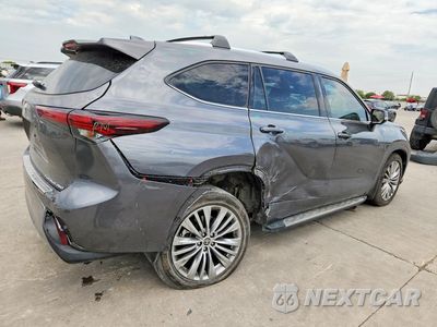 Trzecie zdjęcie samochodu z tyłu: 2025 TOYOTA HIGHLANDER PLATINUM VIN:5TDKDRBH5SS576770 - miniatura