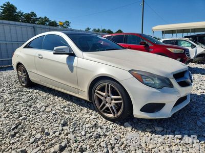 Czwarte zdjęcie samochodu z boku: 2014 MERCEDES-BENZ E 350 VIN:WDDKJ5KBXEF228180 - miniatura