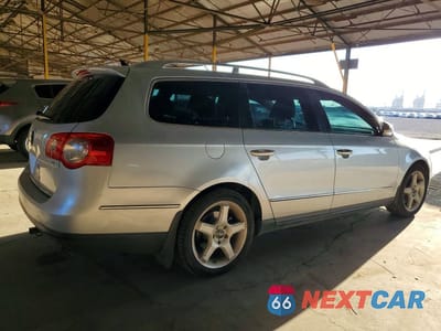 Trzecie zdjęcie samochodu z tyłu: 2009 VOLKSWAGEN PASSAT WAGON TURBO VIN:WVWXK93C09E134767 - miniatura