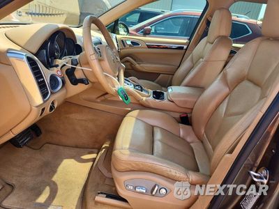 Zdjęcie 7 z 12 samochodu: 2011 PORSCHE CAYENNE VIN:WP1AA2A29BLA09325 - miniatura