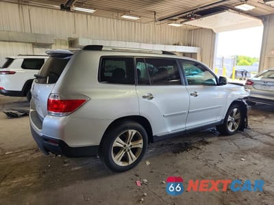 Trzecie zdjęcie samochodu z tyłu: 2011 TOYOTA HIGHLANDER LIMITED VIN:5TDDK3EH5BS091164 - miniatura