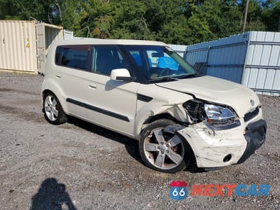 Czwarte zdjęcie samochodu z boku: 2010 KIA SOUL + VIN:KNDJT2A24A7137264 - miniatura