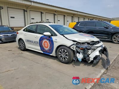 Czwarte zdjęcie samochodu z boku: 2021 TOYOTA COROLLA LE VIN:JTDEAMDE3MJ010750 - miniatura