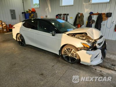 Czwarte zdjęcie samochodu z boku: 2019 TOYOTA CAMRY XSE VIN:4T1B61HK7KU251558 - miniatura