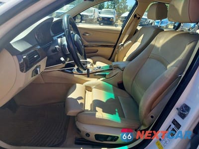 Zdjęcie 7 z 12 samochodu: 2009 BMW 328 XI VIN:WBAPK73569A455965 - miniatura