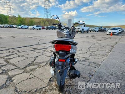 Czwarte zdjęcie samochodu z boku: 2016 HONDA PCX 150 VIN:RLHKF180XGY100121 - miniatura