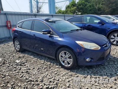 Czwarte zdjęcie samochodu z boku: 2012 FORD FOCUS SEL VIN:1FAHP3M2XCL157930 - miniatura
