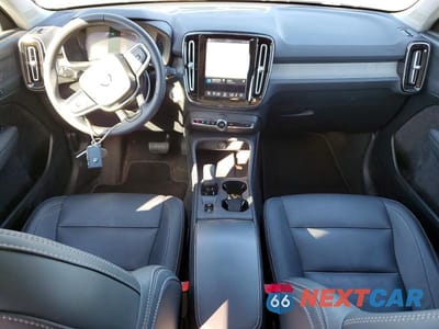 Zdjęcie 8 z 12 samochodu: 2024 VOLVO XC40 CORE VIN:YV4L12UK6R2326322 - miniatura
