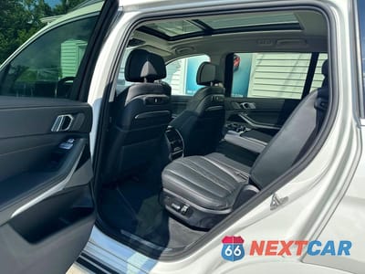 Zdjęcie 9 z 15 samochodu: 2025 BMW X7 XDRIVE40I VIN:5UX23EM07S9Y27594 - miniatura