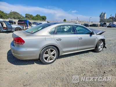 Trzecie zdjęcie samochodu z tyłu: 2013 VOLKSWAGEN PASSAT SEL VIN:1VWCN7A30DC029466 - miniatura