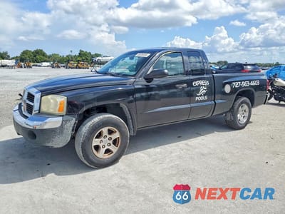2005 DODGE DAKOTA SLT 1D7HE42K45S214906 - główne zdjęcie licytacji z USA - miniatura