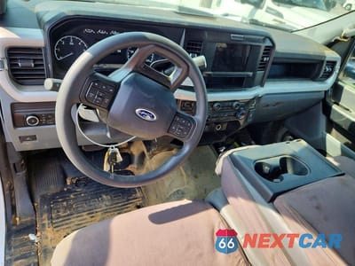Zdjęcie 8 z 14 samochodu: 2025 FORD F350 SUPER DUTY VIN:1FD8W3HNXSED07857 - miniatura