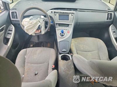 Zdjęcie 8 z 12 samochodu: 2015 TOYOTA PRIUS TWO VIN:JTDKN3DU4F0415260 - miniatura