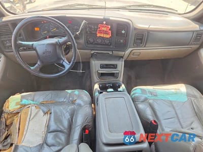 Zdjęcie 8 z 13 samochodu: 2001 CHEVROLET TAHOE C1500 VIN:1GNEC13T61R177908 - miniatura