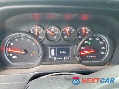 Zdjęcie 9 z 12 samochodu: 2020 CHEVROLET SILVERADO K1500 CUSTOM VIN:1GCPYBEH6LZ299947 - miniatura