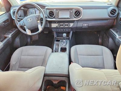 Zdjęcie 8 z 12 samochodu: 2019 TOYOTA TACOMA SR5 V6 VIN:3TMAZ5CN3KM105761 - miniatura