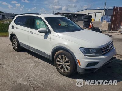 Czwarte zdjęcie samochodu z boku: 2018 VOLKSWAGEN TIGUAN S VIN:3VV1B7AX7JM154689 - miniatura