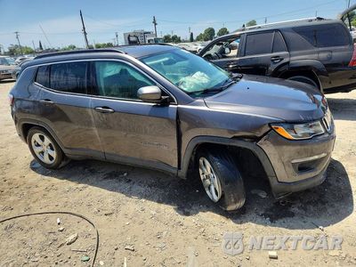 Czwarte zdjęcie samochodu z boku: 2017 JEEP COMPASS LATITUDE VIN:3C4NJCBB3HT669400 - miniatura