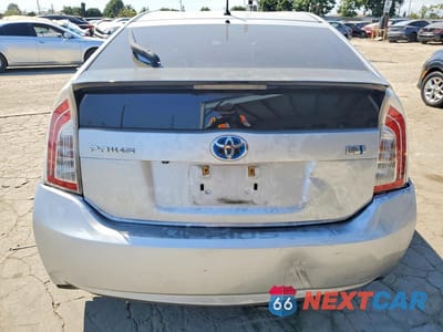 Zdjęcie 6 z 13 samochodu: 2015 TOYOTA PRIUS TWO VIN:JTDKN3DU9F1968142 - miniatura