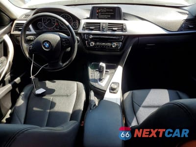 Zdjęcie 8 z 12 samochodu: 2017 BMW 320 I VIN:WBA8A9C50HK619917 - miniatura