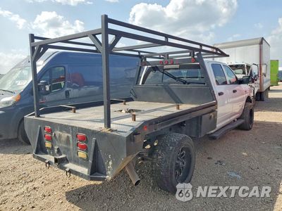 Trzecie zdjęcie samochodu z tyłu: 2021 RAM 3500 TRADESMAN VIN:3C63R3GJ9MG590064 - miniatura