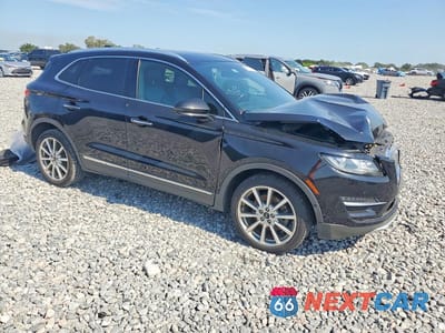 Czwarte zdjęcie samochodu z boku: 2019 LINCOLN MKC RESERVE VIN:5LMCJ3C92KUL18597 - miniatura