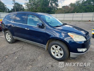Czwarte zdjęcie samochodu z boku: 2012 CHEVROLET TRAVERSE LT VIN:1GNKRGED5CJ132342 - miniatura