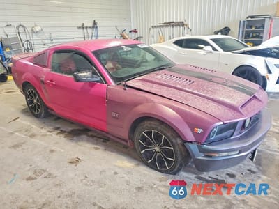 Czwarte zdjęcie samochodu z boku: 2006 FORD MUSTANG GT VIN:1ZVFT82HX65250986 - miniatura